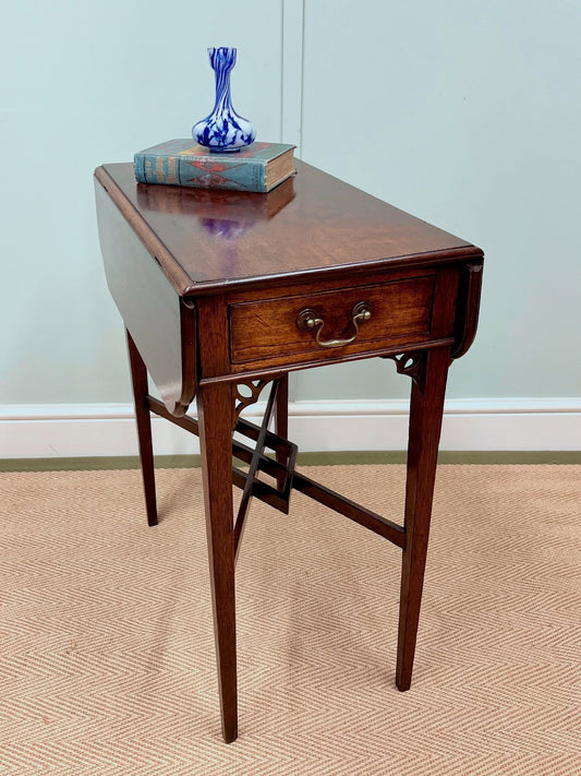 Georgian mahogany pembroke table image 1