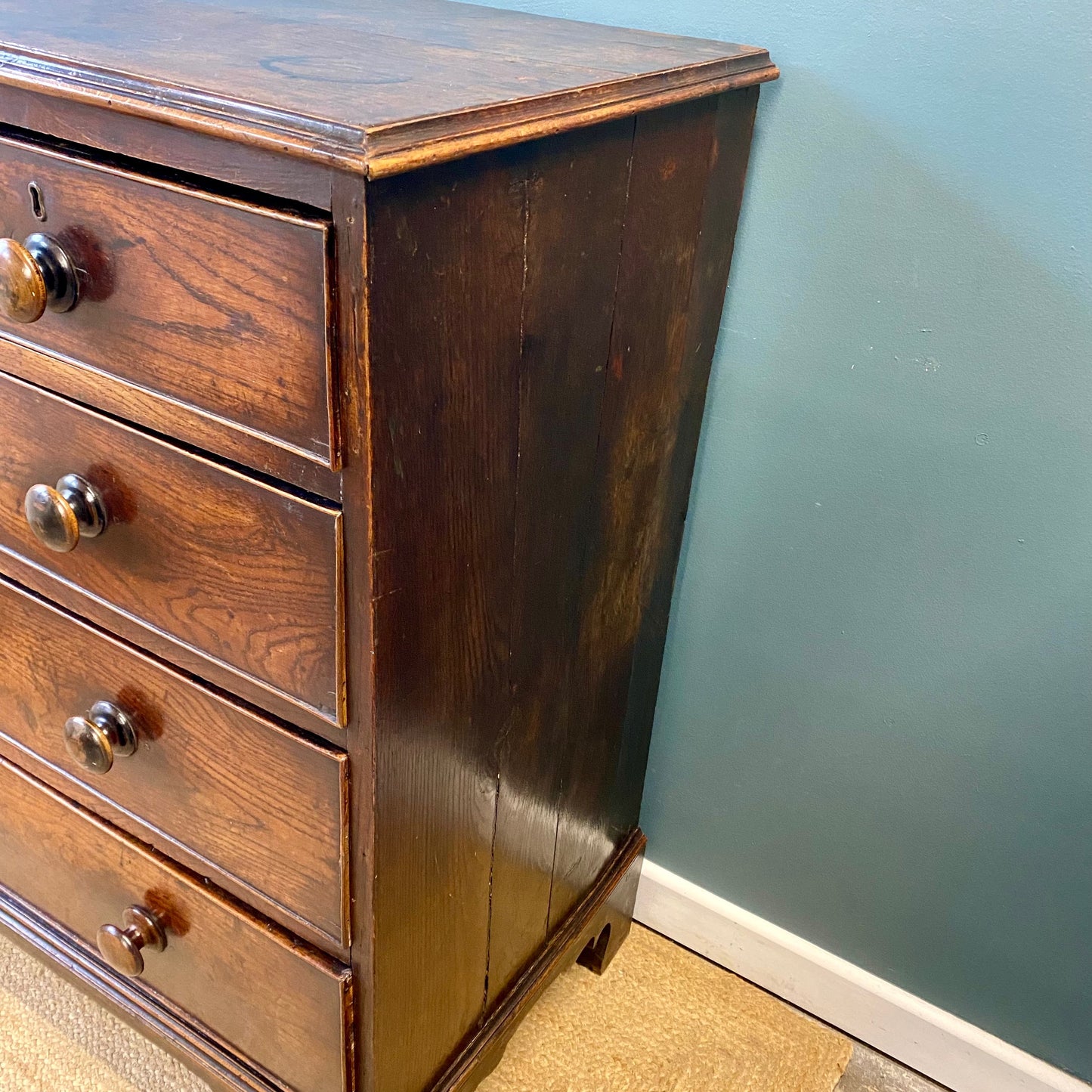 Georgian oak chest of drawers image 13