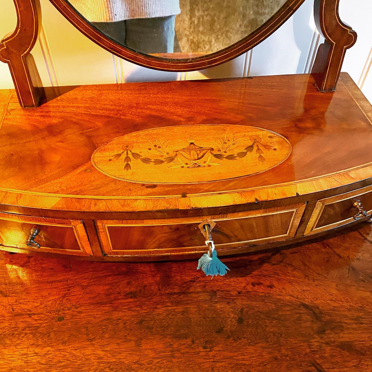 Georgian mahogany dressing table mirror image 1
