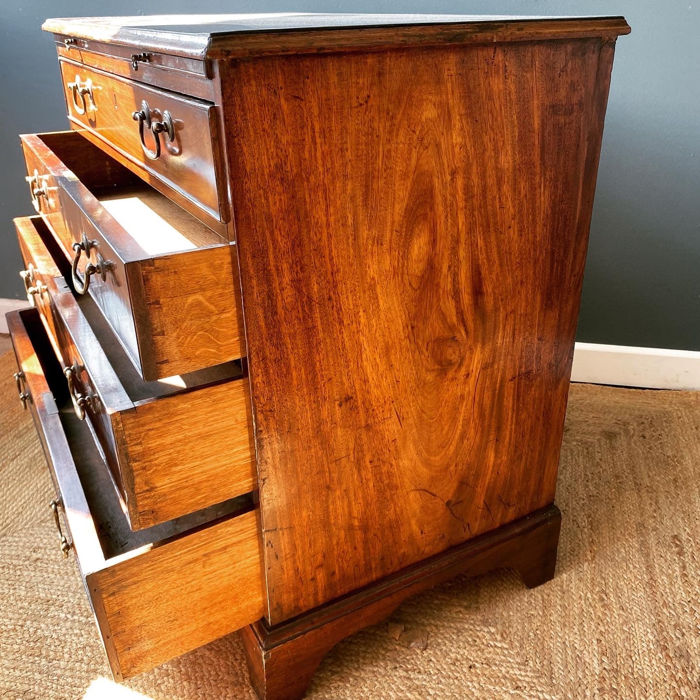 Georgian Mahogany Chest of Drawers image 2