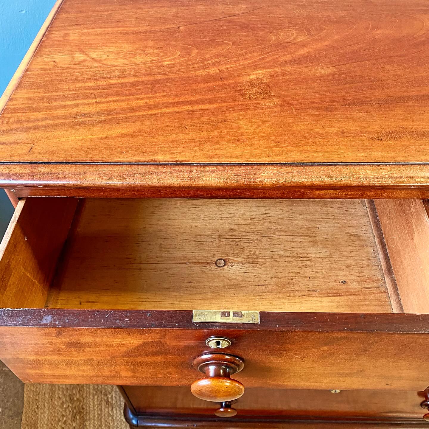 19th century mahogany chest of drawers  image 4