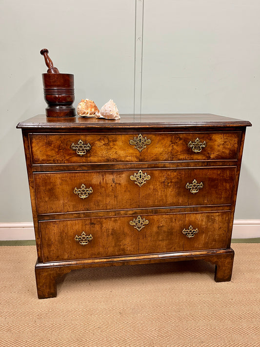 Georgian Walnut chest of drawers image 0