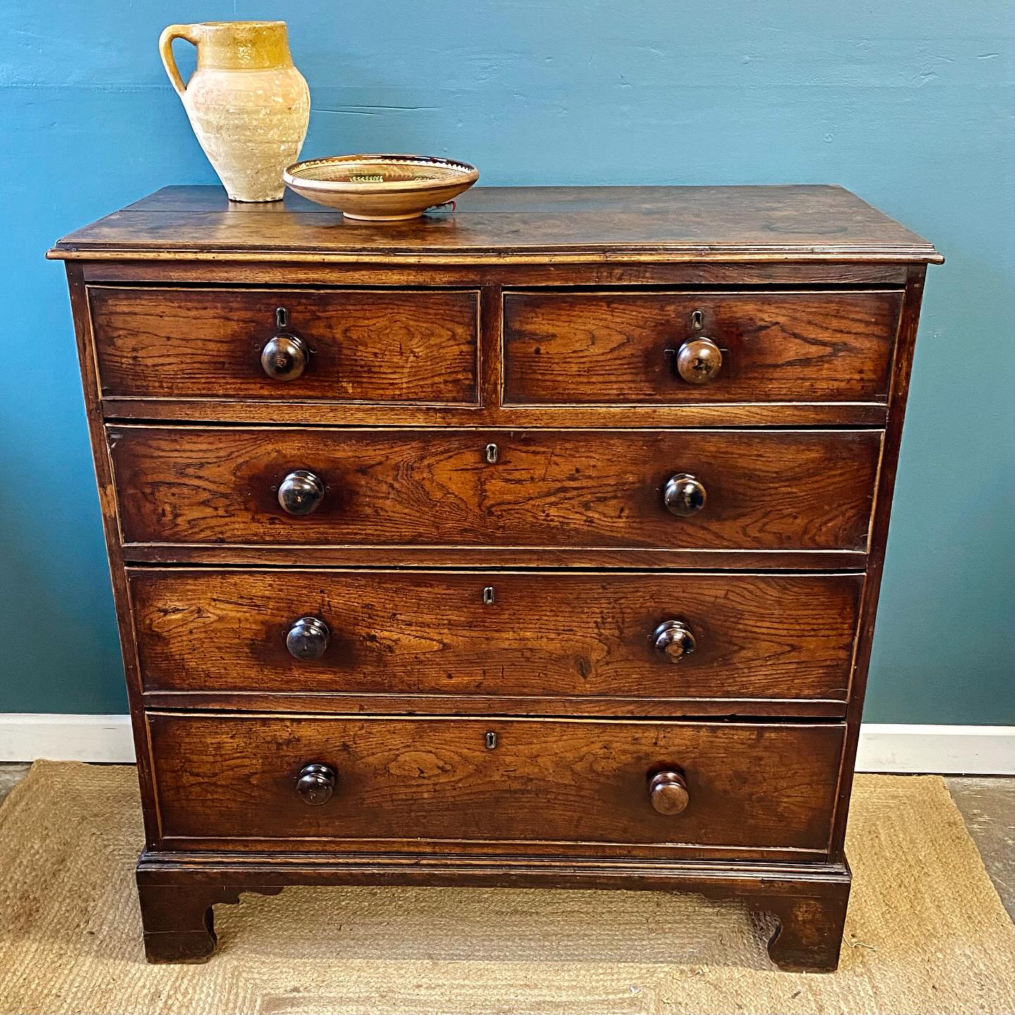 Georgian oak chest of drawers  image 0