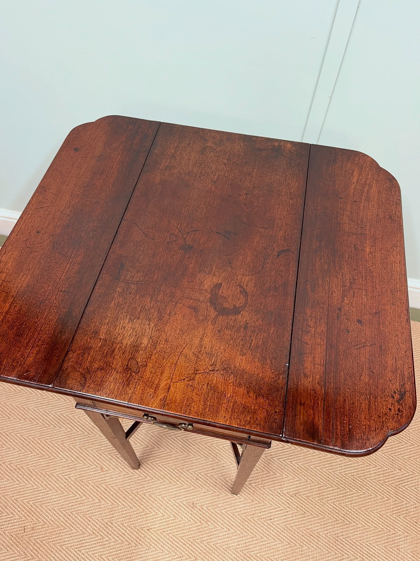Georgian mahogany pembroke table image 3