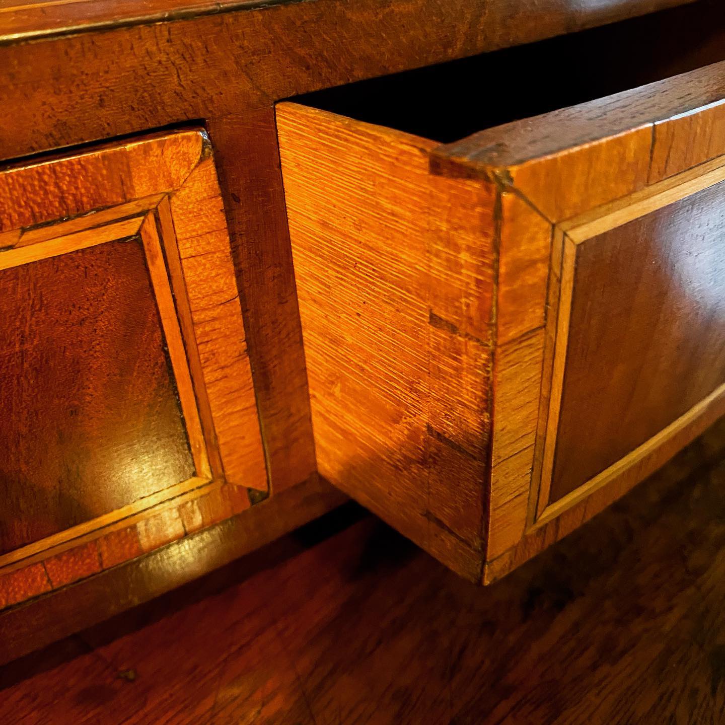 Georgian mahogany dressing table mirror image 4