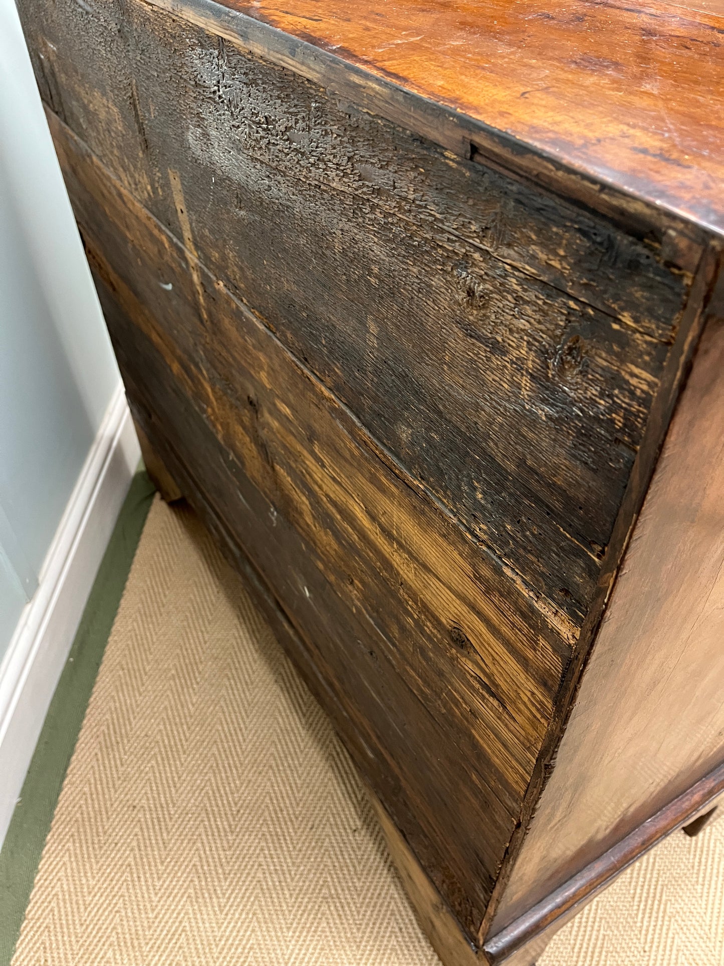 Georgian Walnut chest of drawers image 12