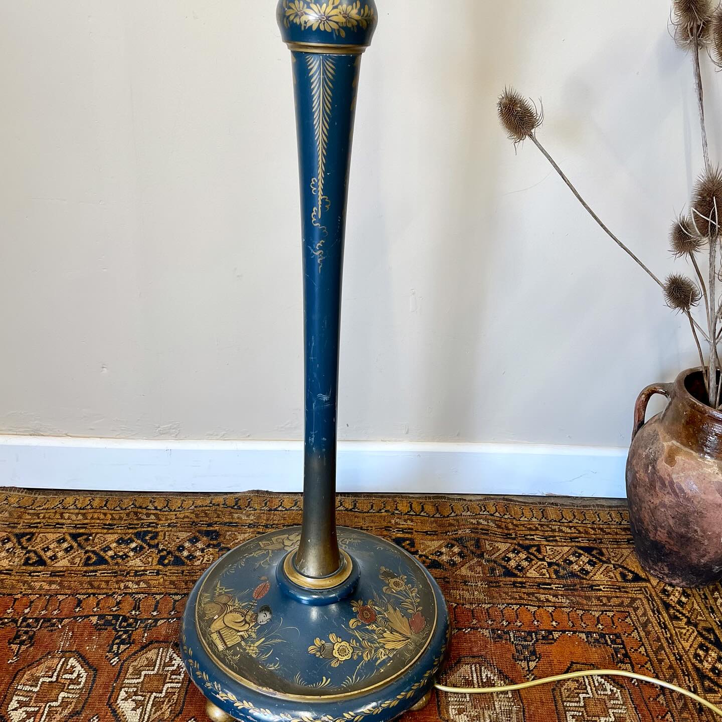 Blue chinoiserie standard lamp image 5
