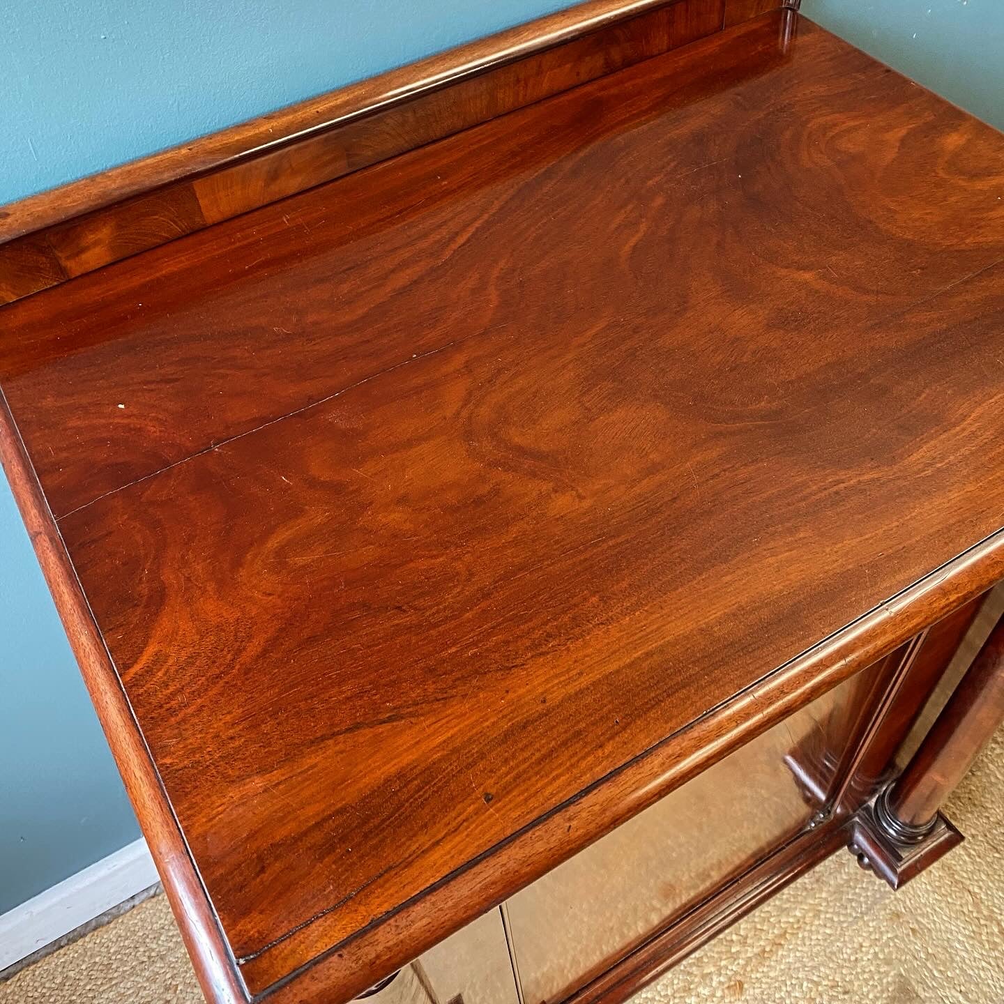Early 19th century mahogany cupboard  image 4