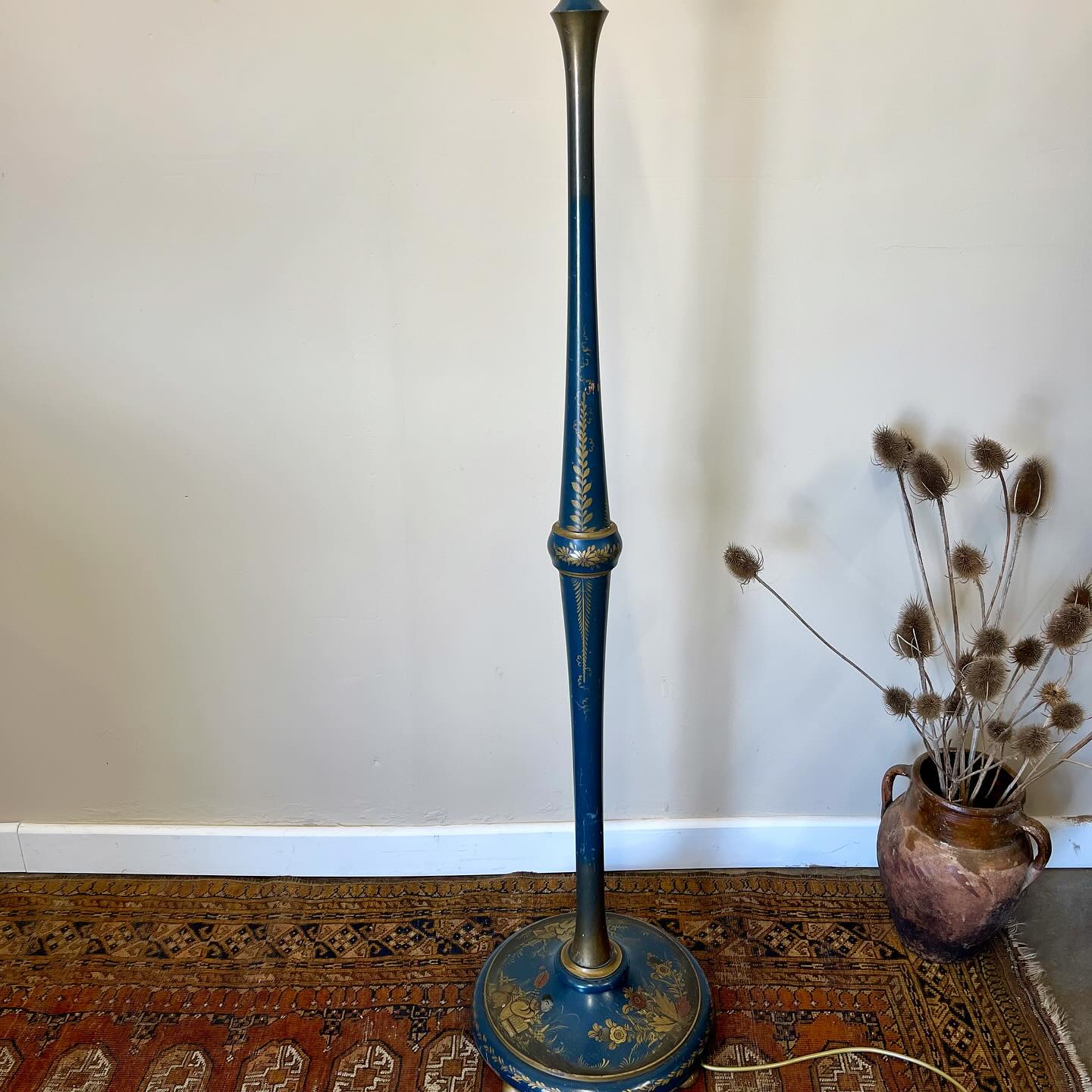 Blue chinoiserie standard lamp image 2