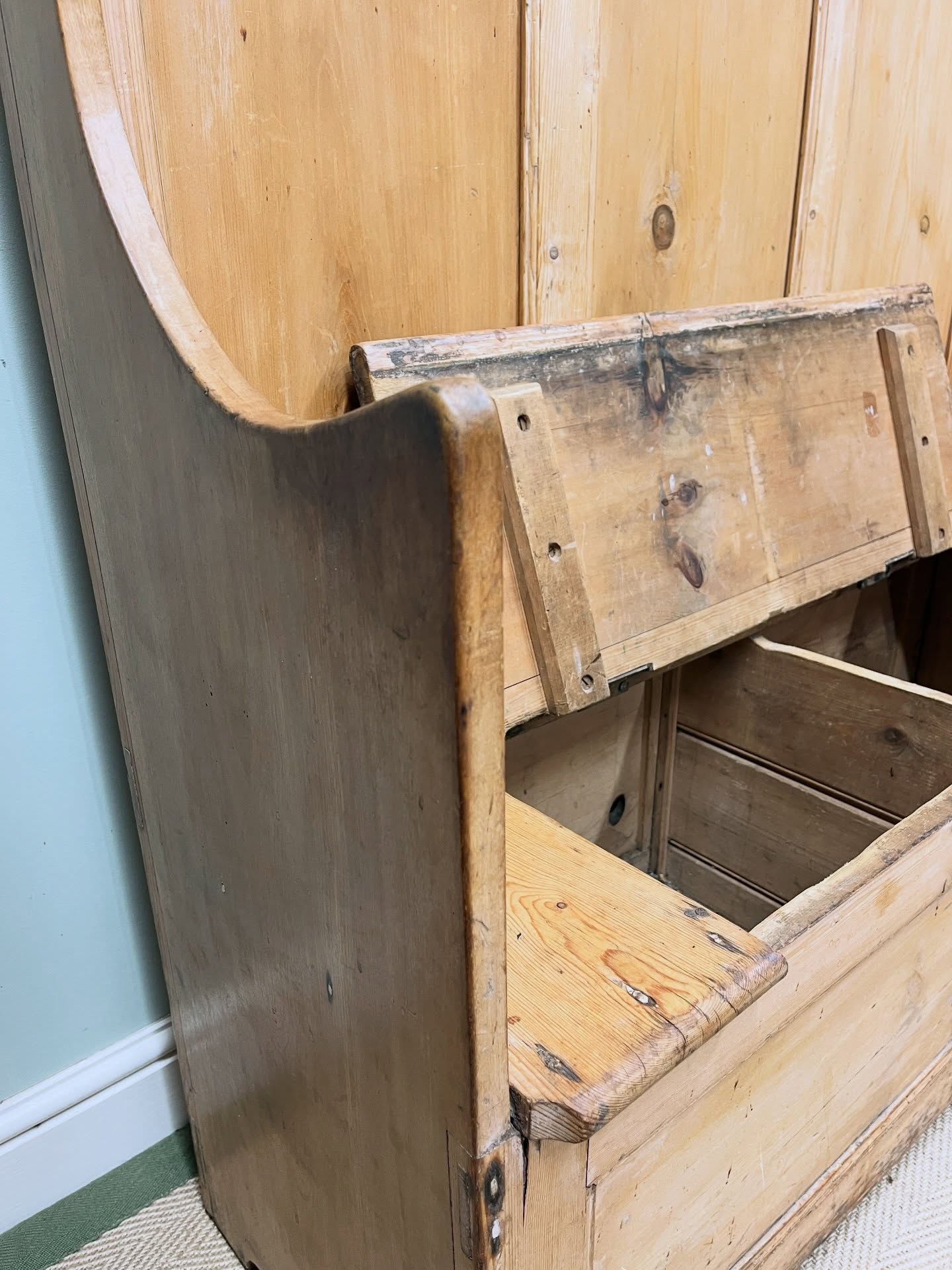 19th century pine settle image 3
