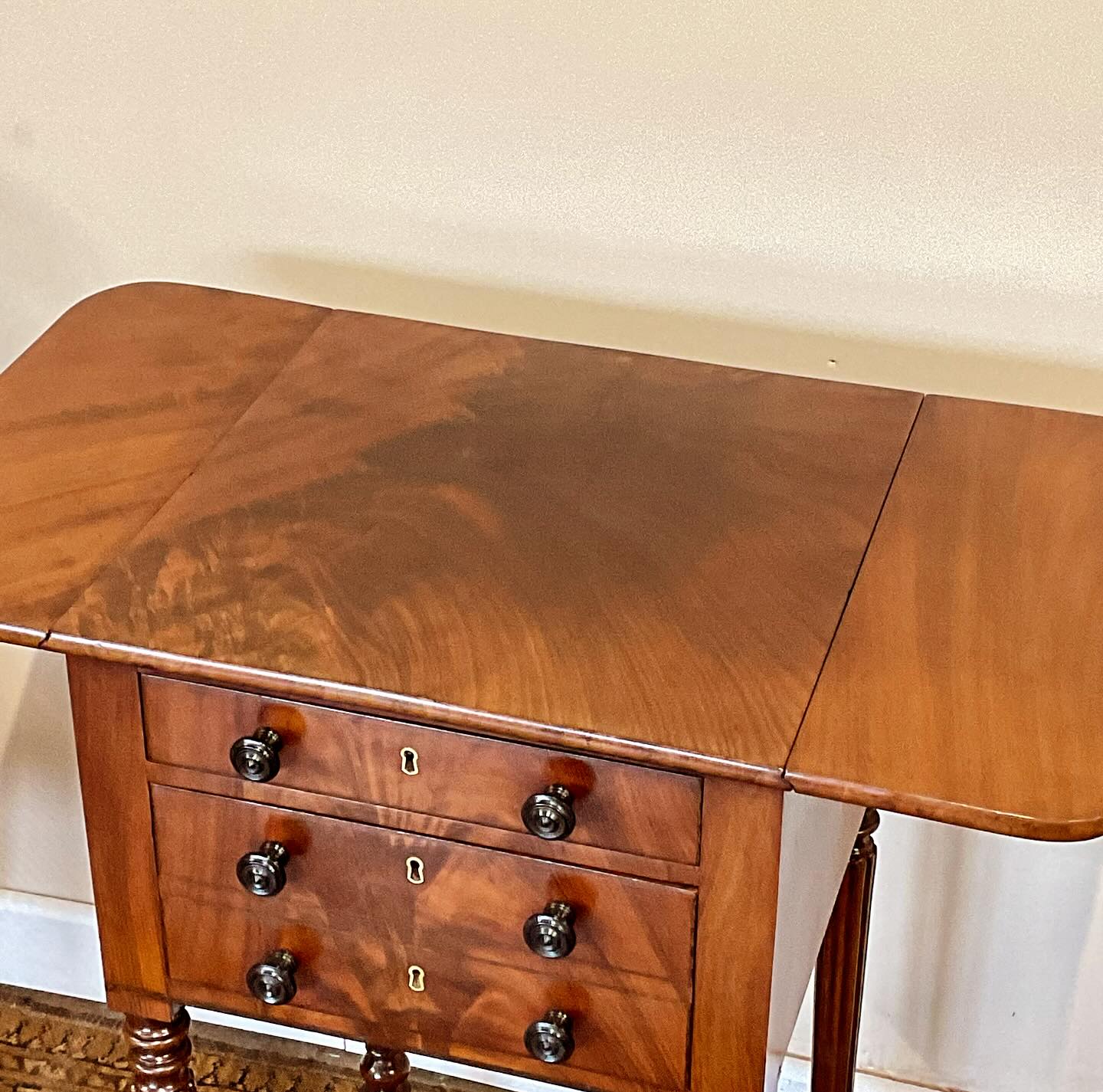 19th century mahogany table image 4