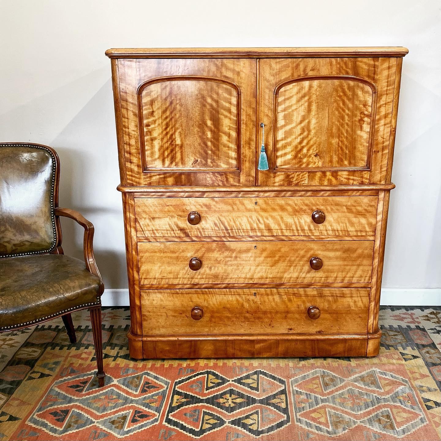 Satin birch linen press image 0