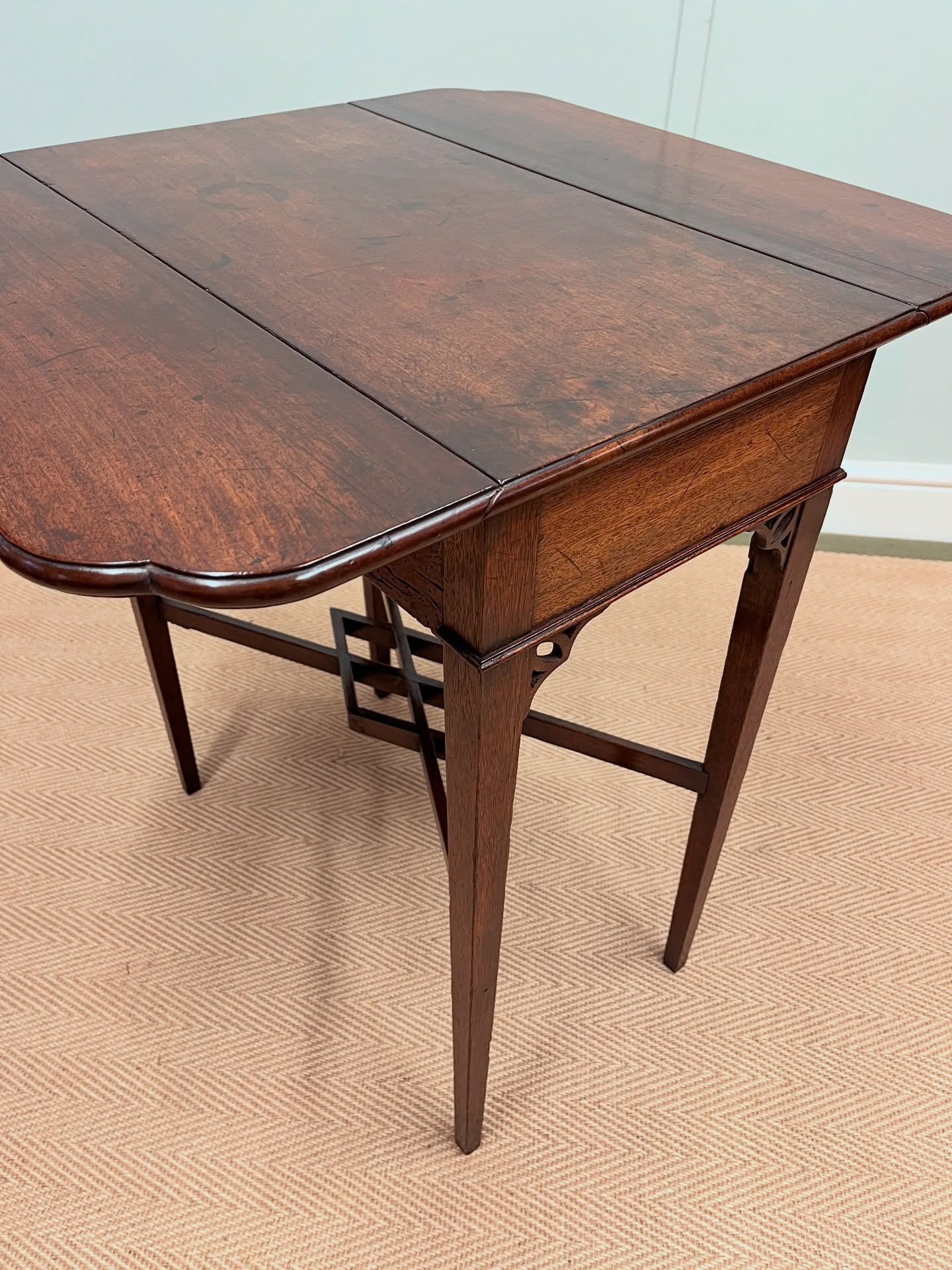 Georgian mahogany pembroke table image 6