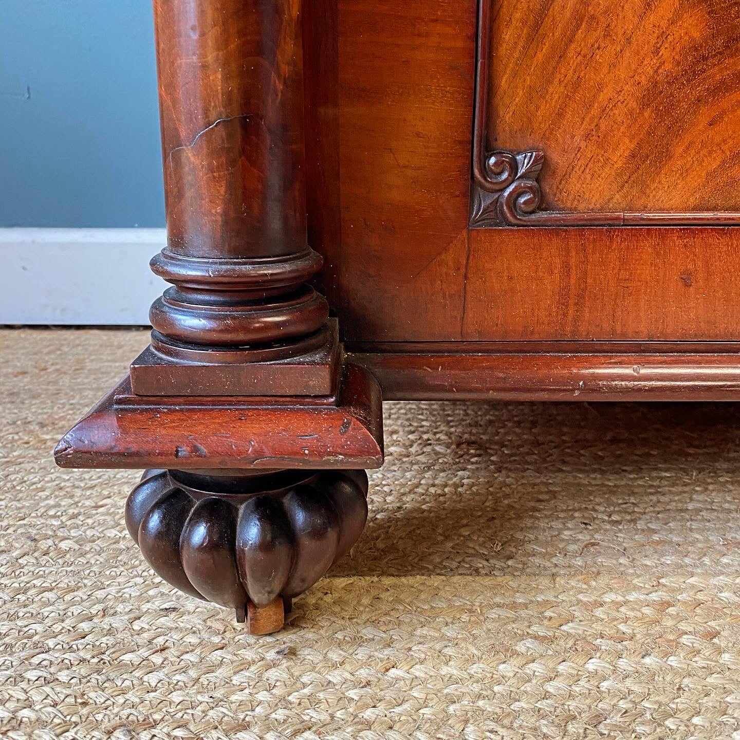 Early 19th century mahogany cupboard  image 3