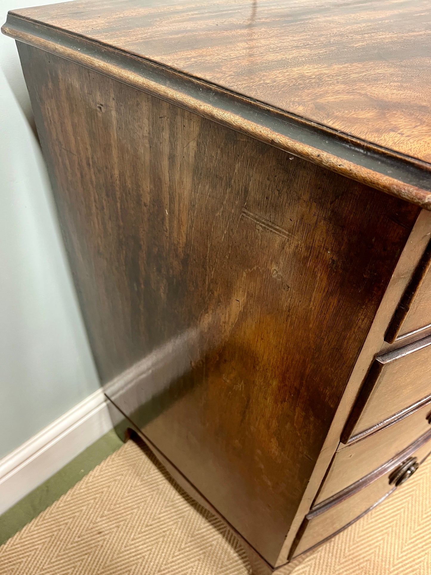 Regency mahogany chest of drawers