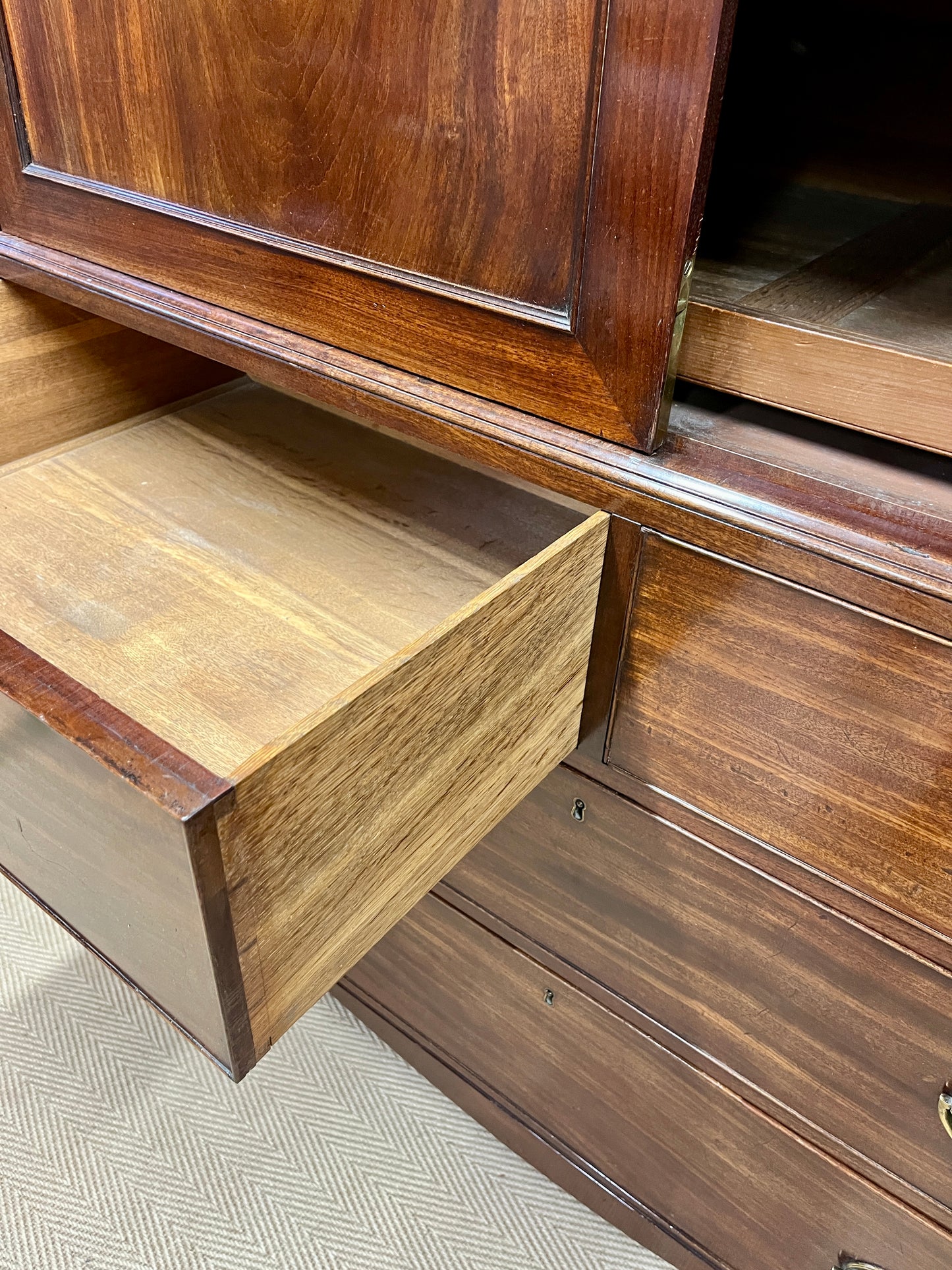 Regency linen press