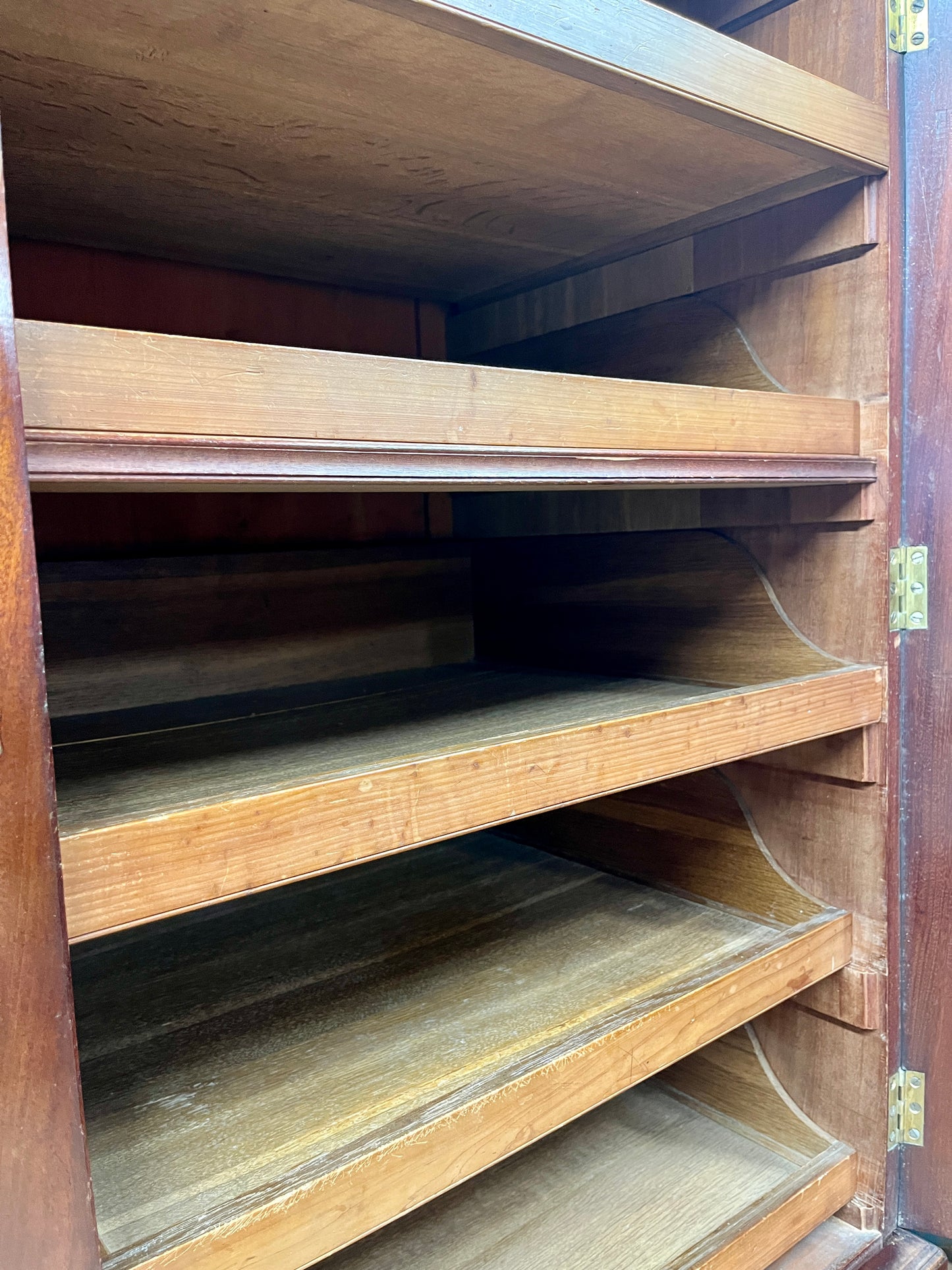 Regency linen press
