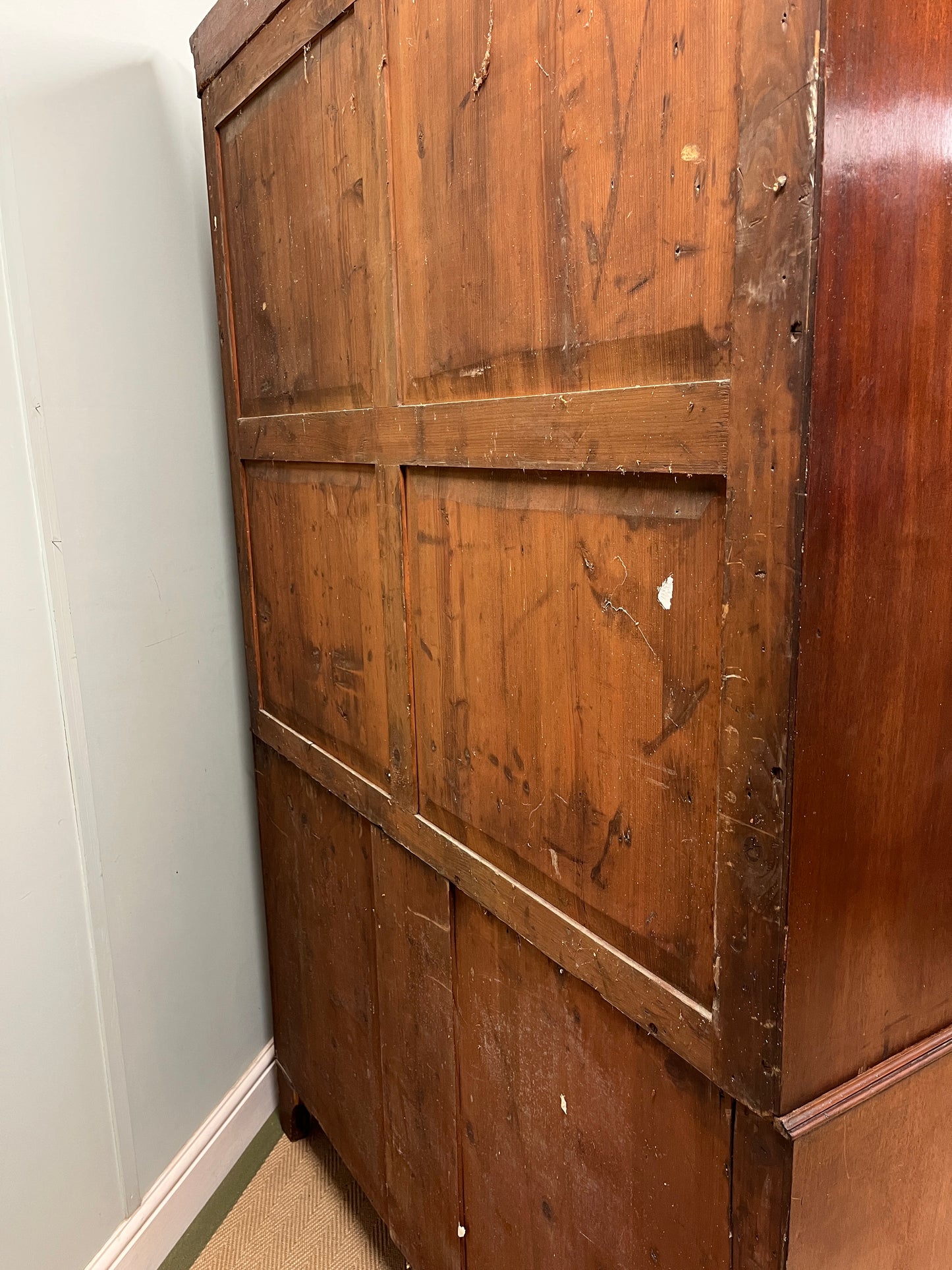 Regency linen press