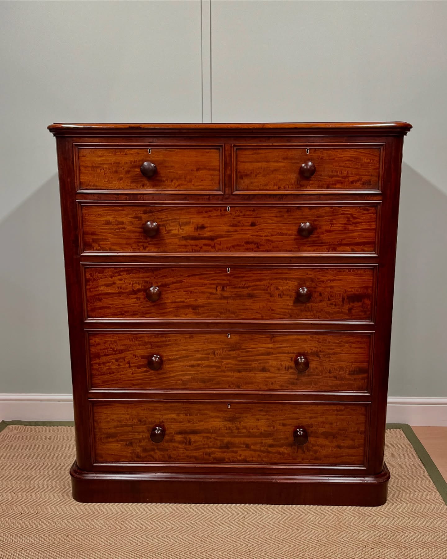Stunning Mahogany and walnut chest of drawers image 2