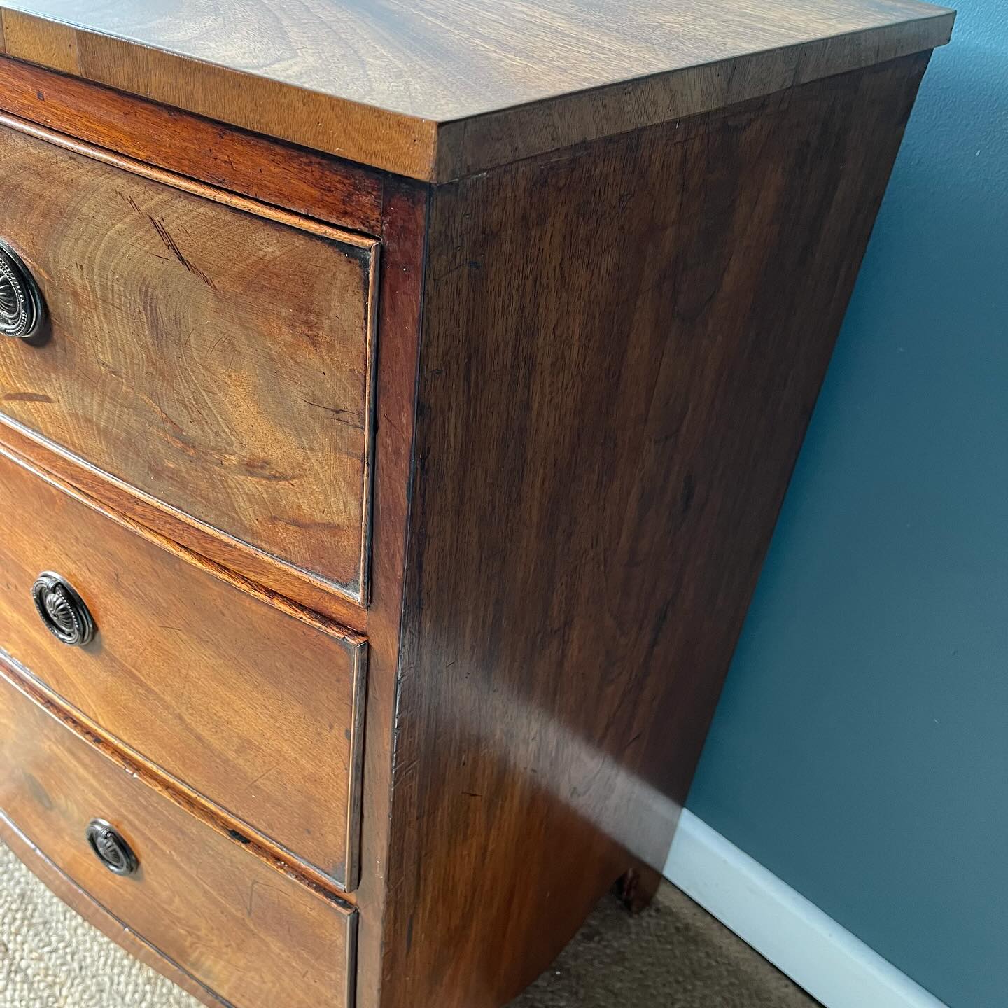 Regency bow fronted chest of drawers  image 7