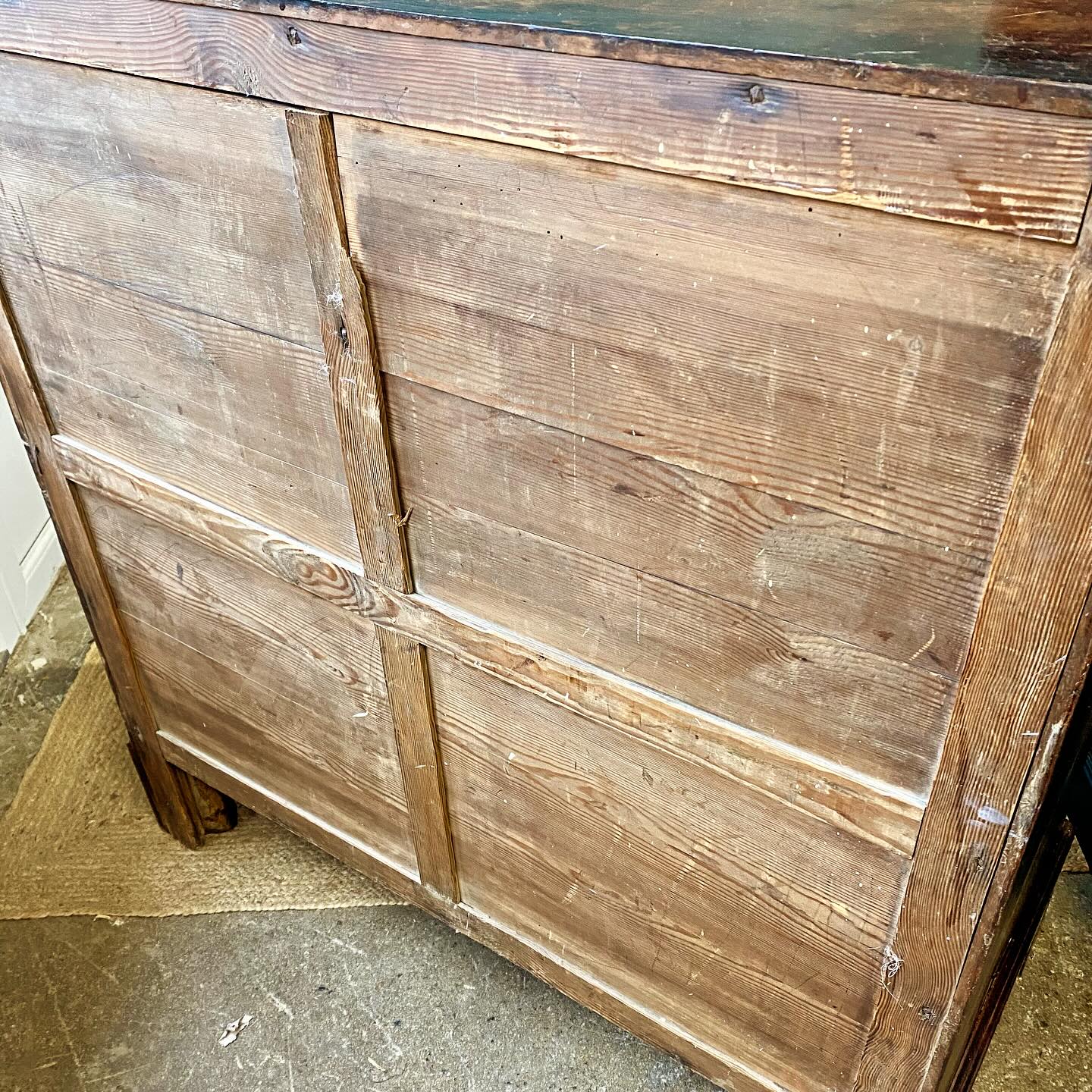 Georgian oak chest of drawers  image 6