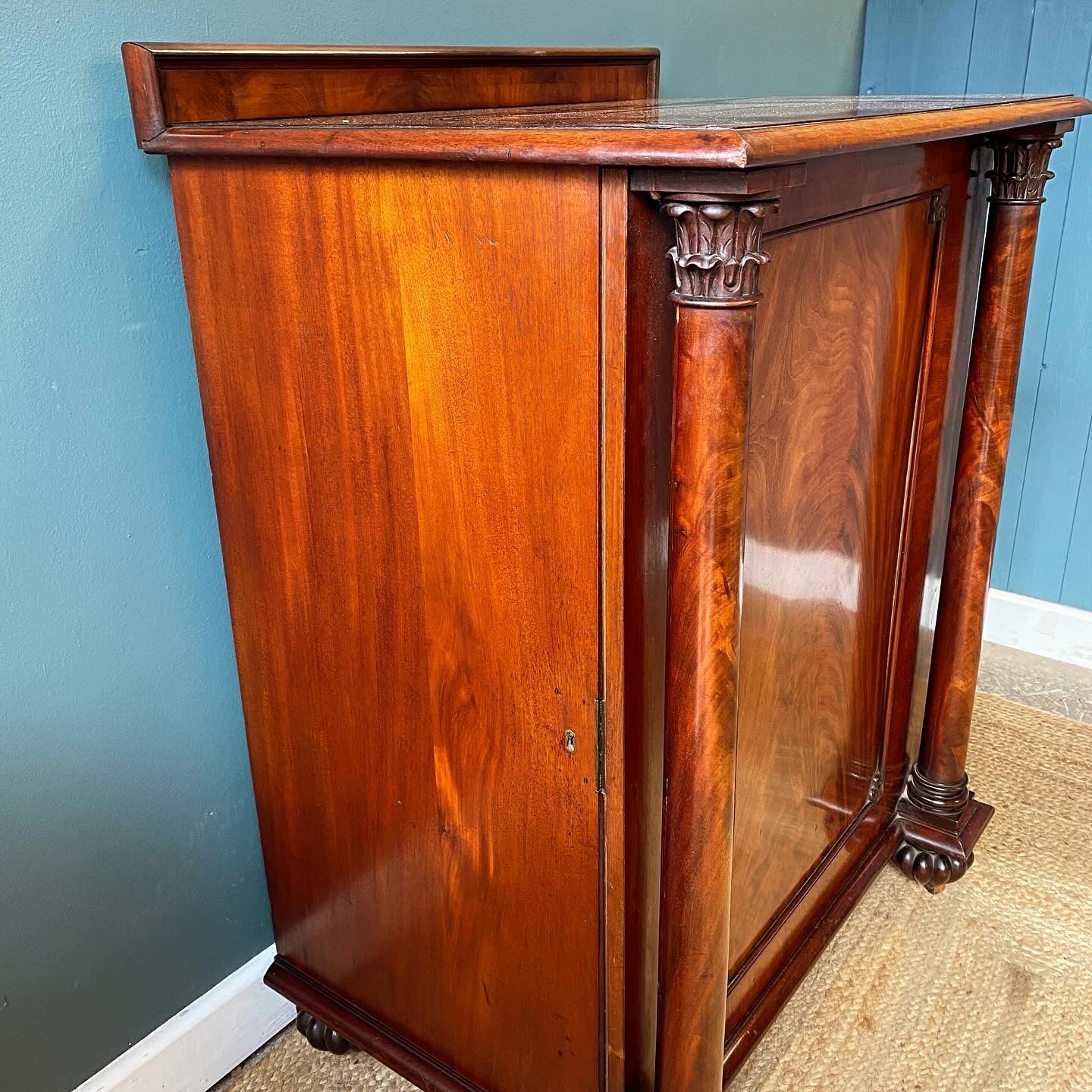 Early 19th century mahogany cupboard  image 8