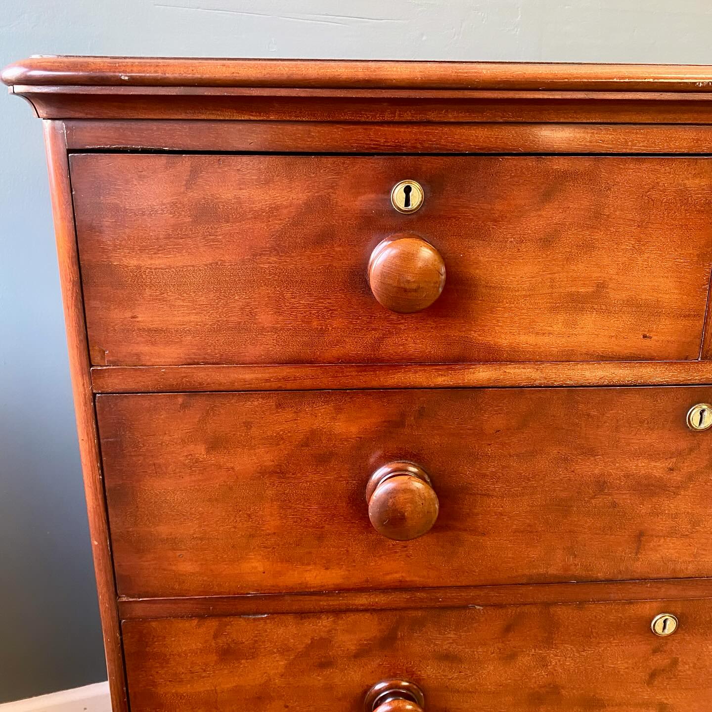 19th century mahogany chest of drawers  image 2