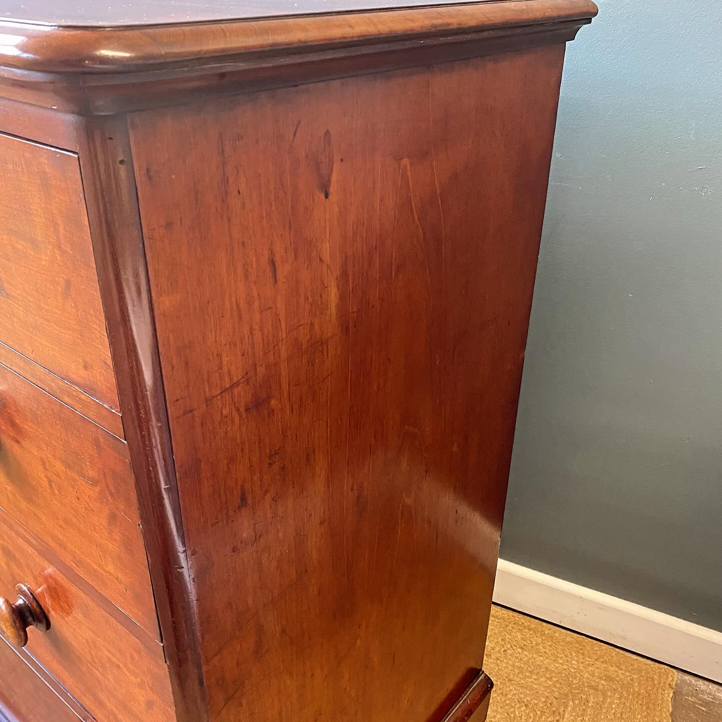 19th century mahogany chest of drawers  image 8