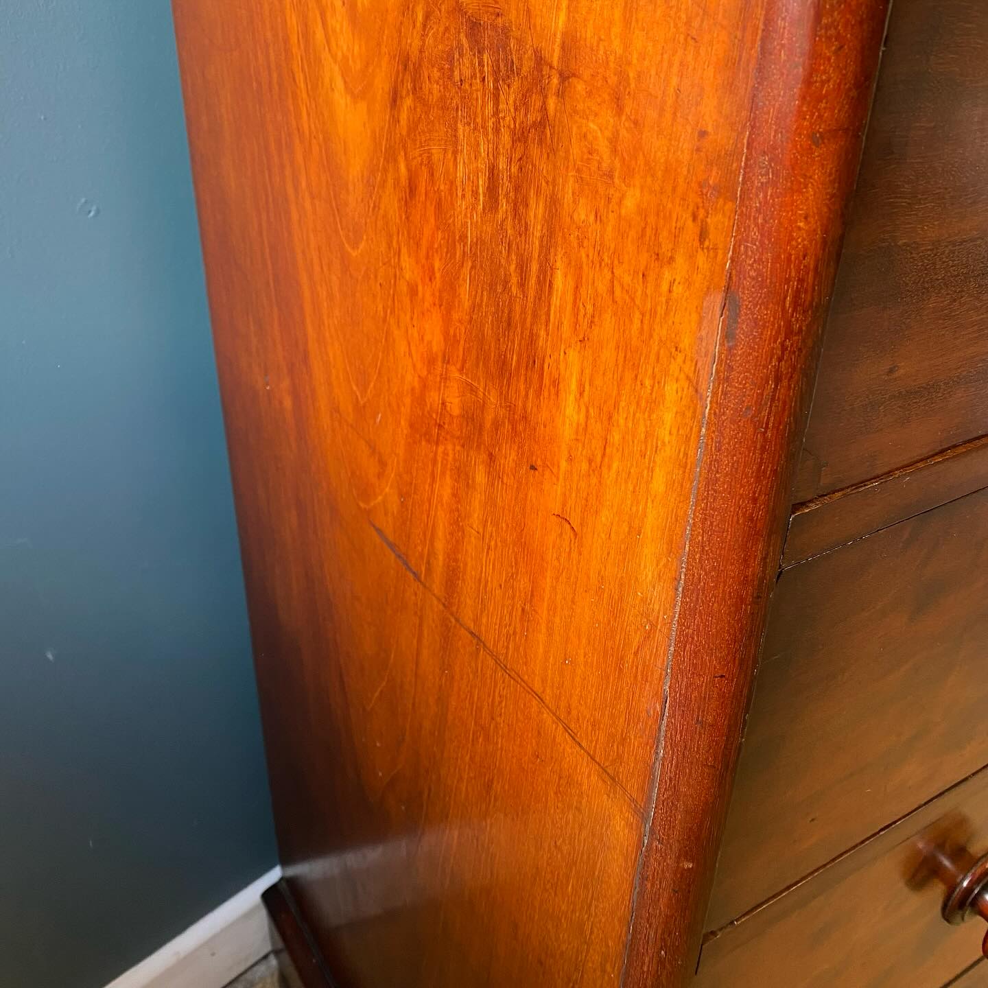 19th century mahogany chest of drawers  image 7