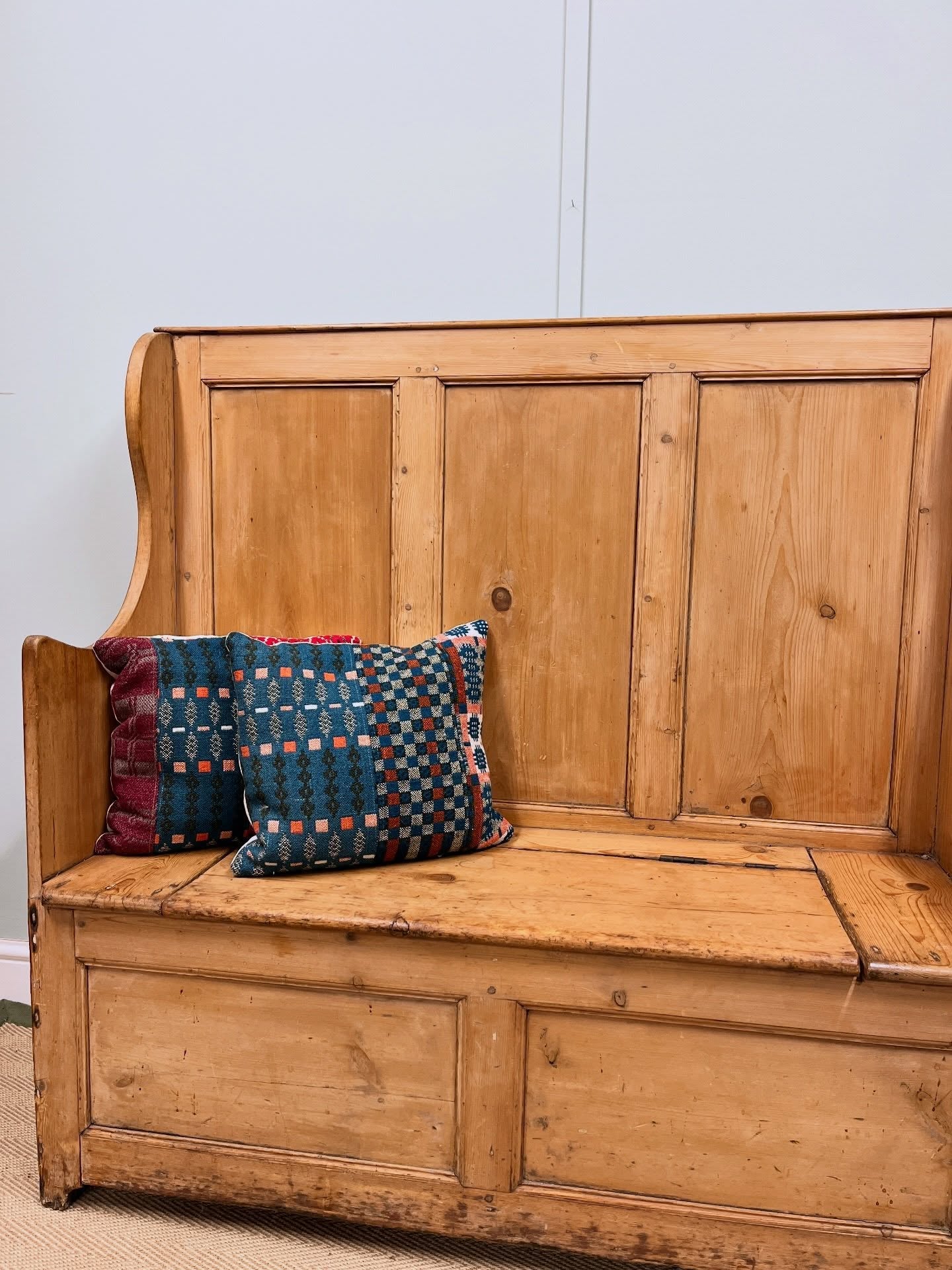 19th century pine settle image 1