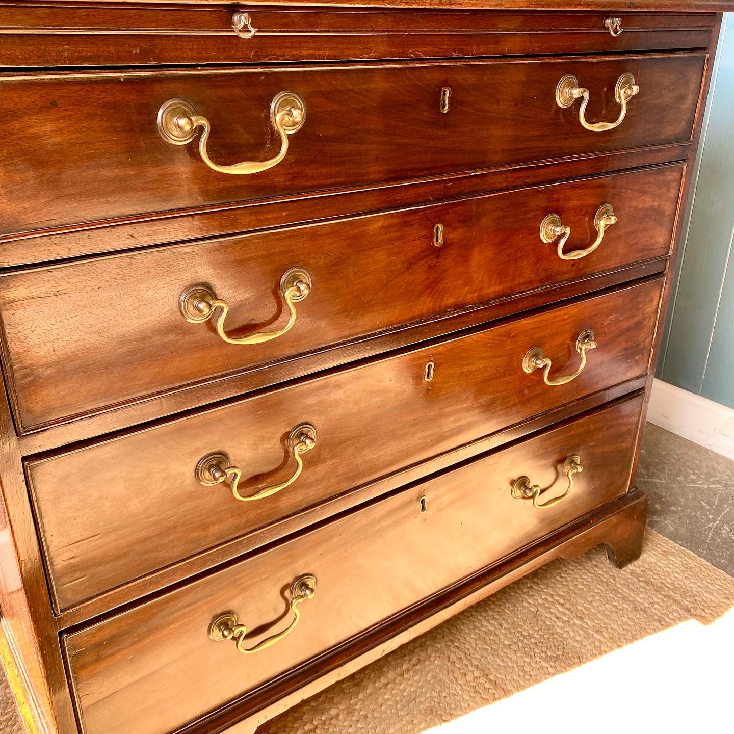 Georgian Mahogany Chest of Drawers image 1